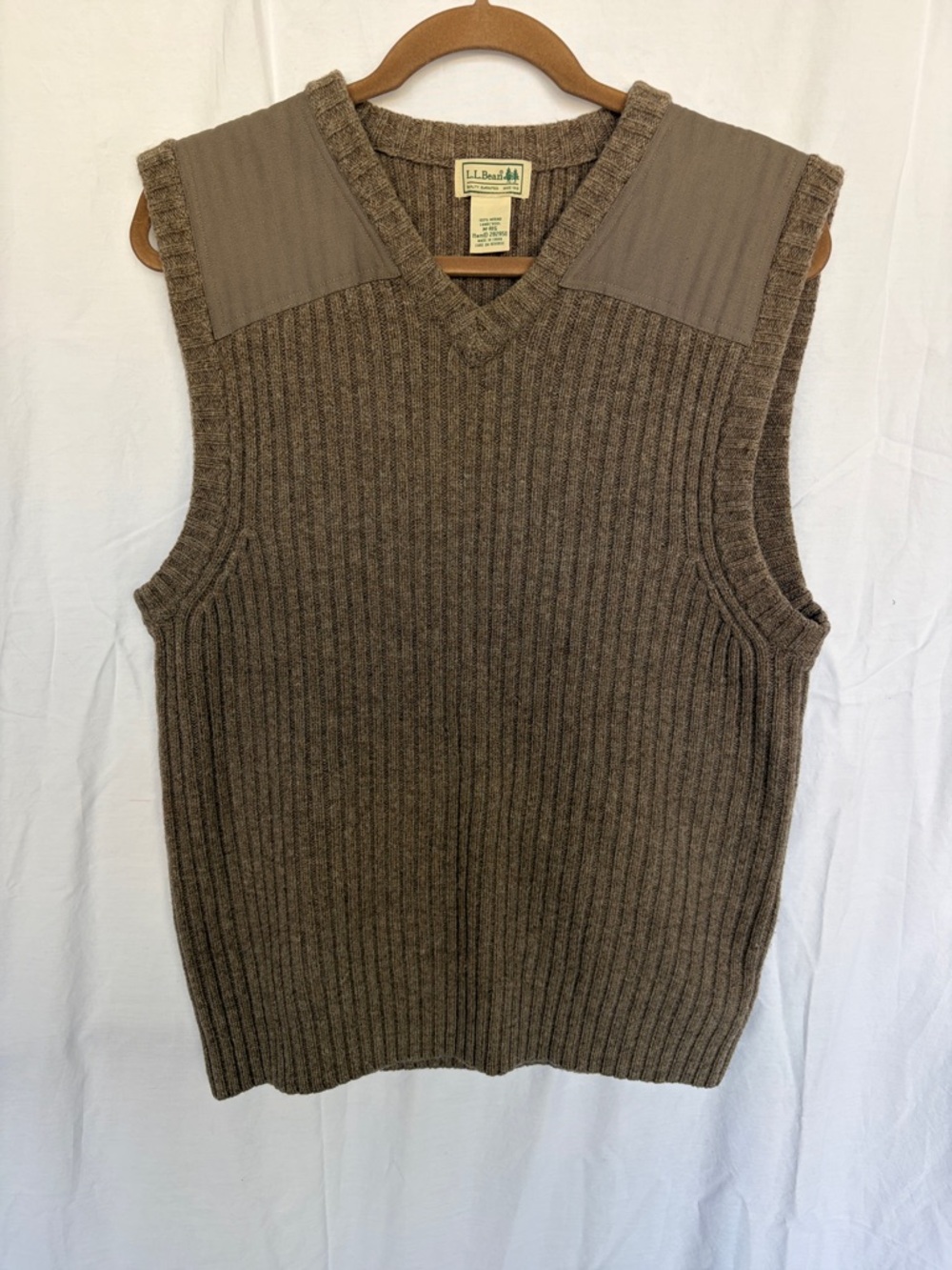 L.L. Bean Commando V-Neck Merino Wool Hunting Shooting Sweater Vest - Medium